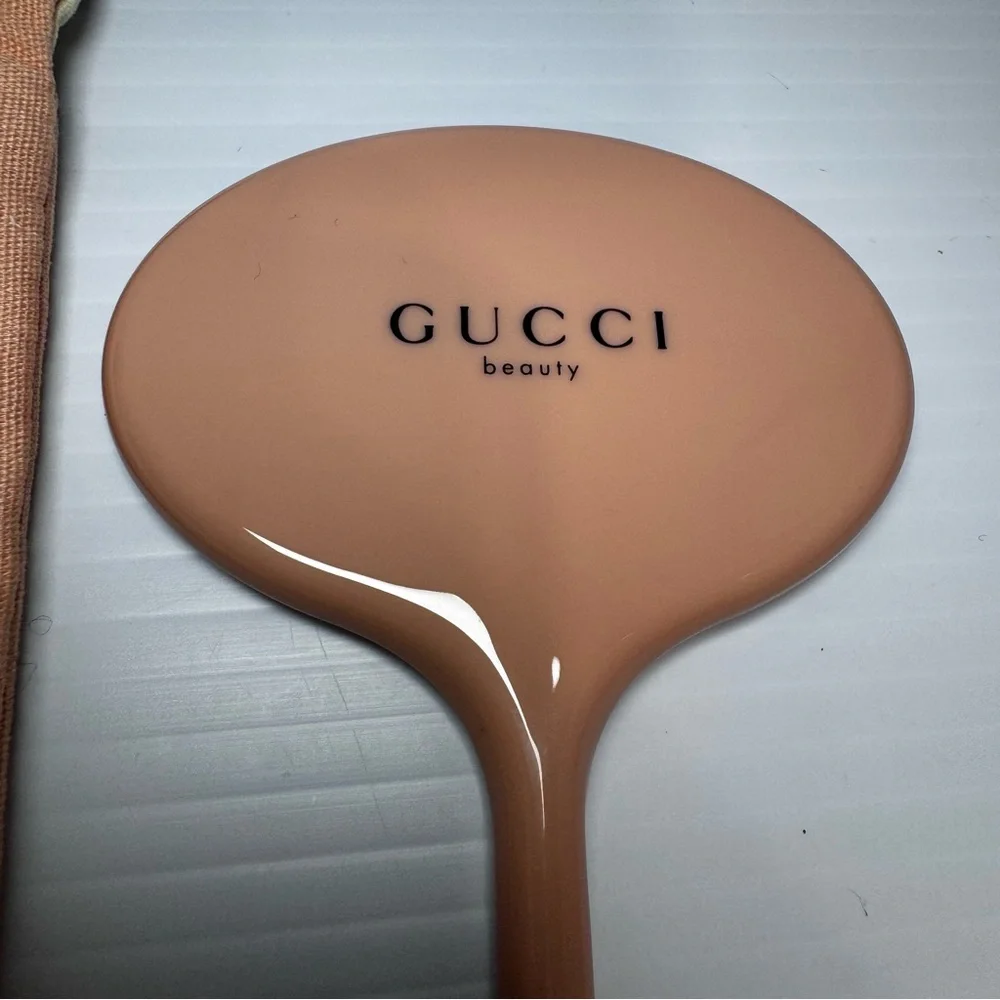 Gucci Beauty Small Pink Mirror With Floral Pink Pouch